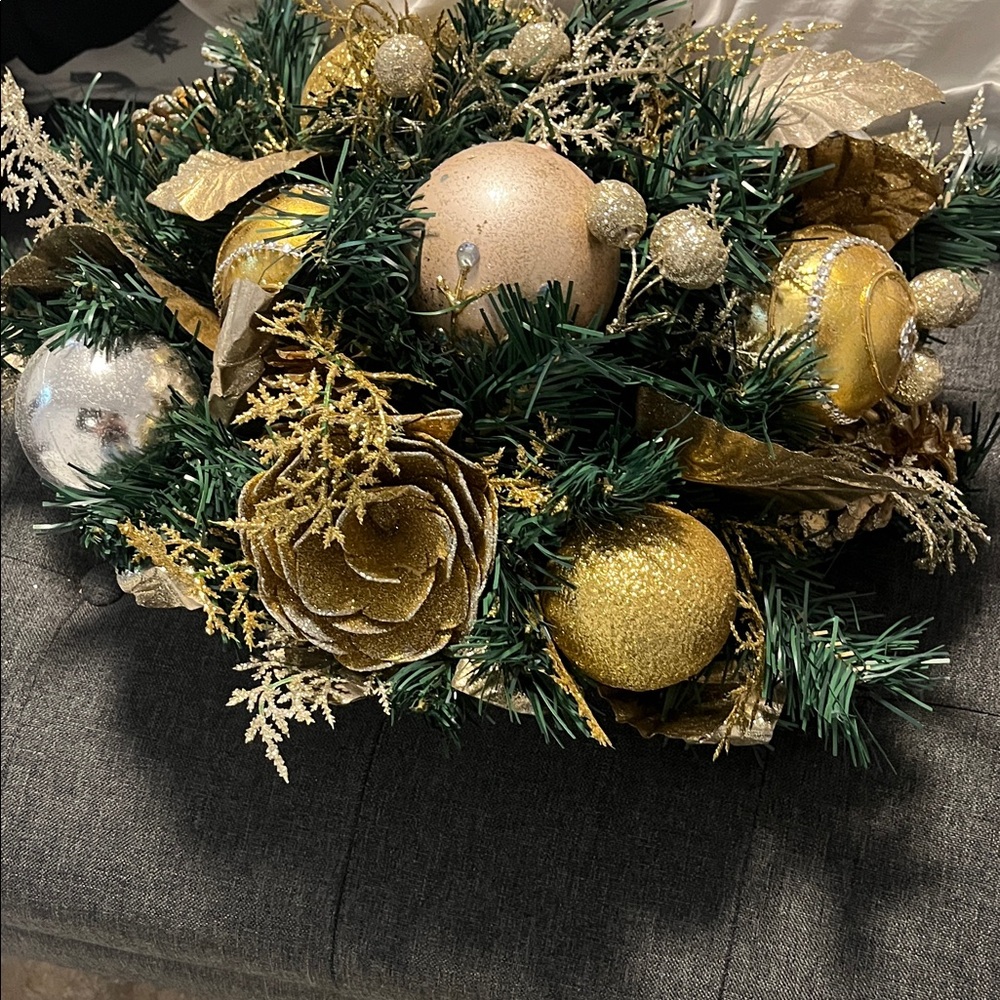 Elegant Gold and Silver Holiday Wreath